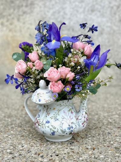 Tea Pot Bouquet